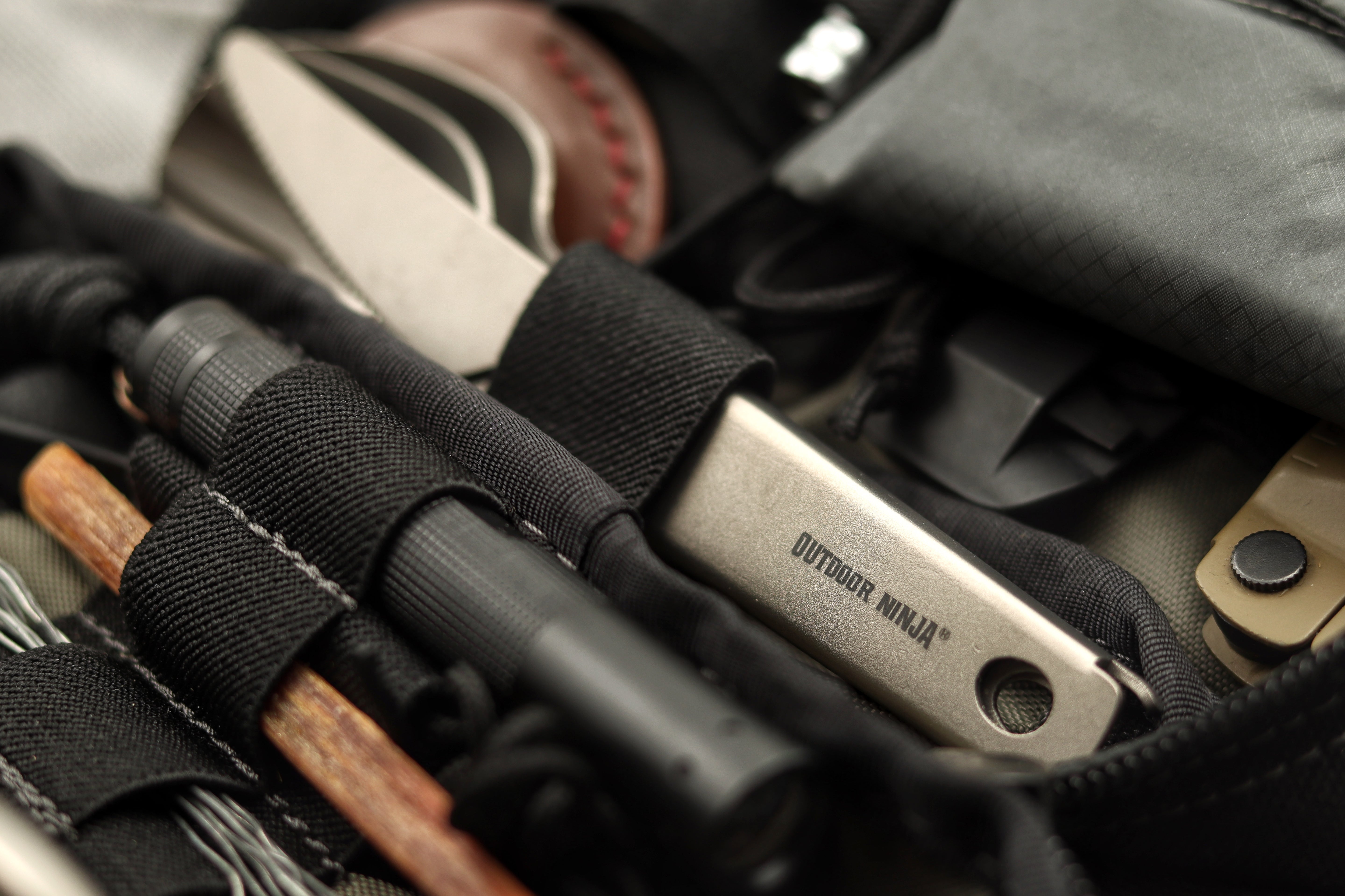 Titan Mini Besteckset Ultraleicht 39 g | 13 cm | Löffel, Gabel, Messer mit Flaschenöffner für Wandern, EDC & Camping